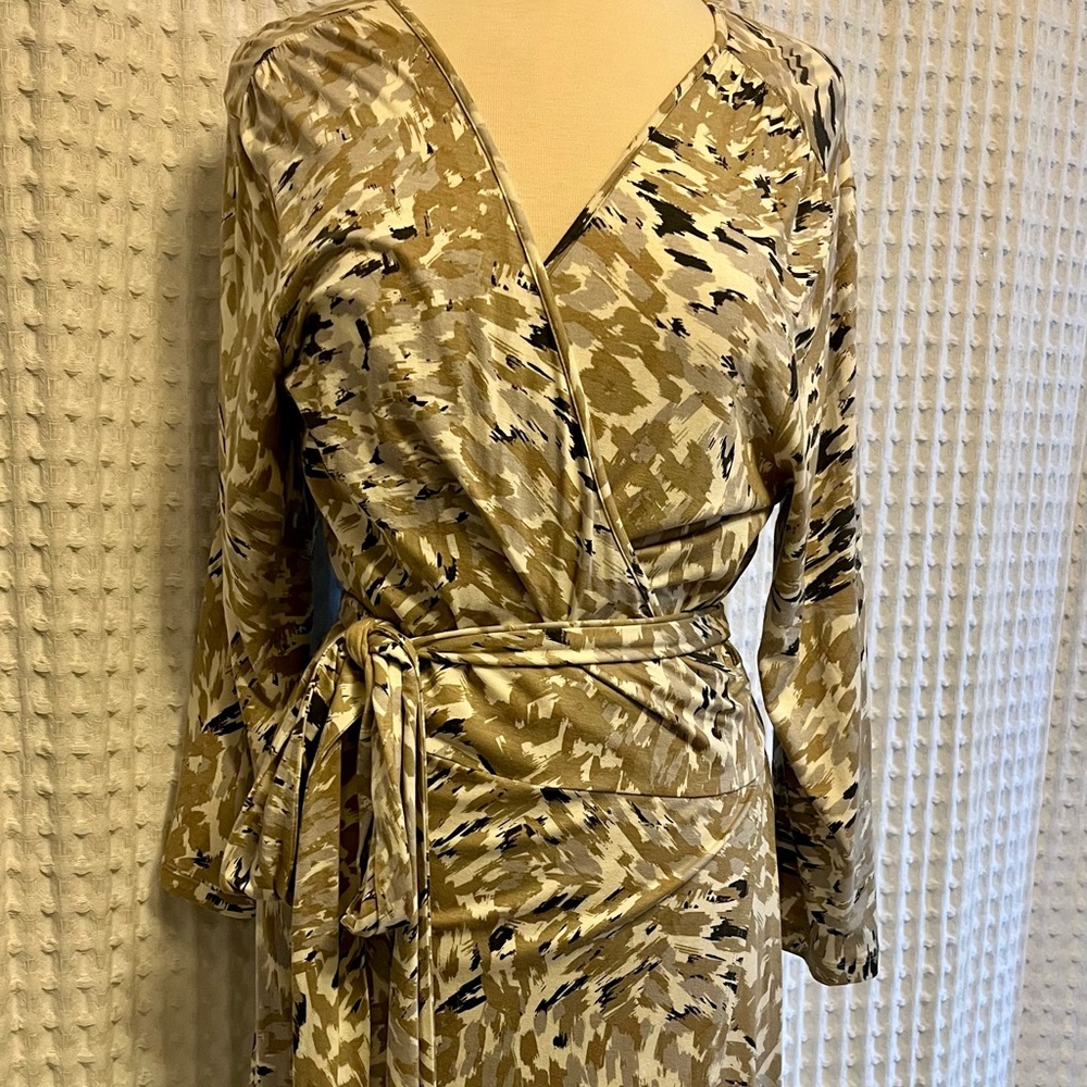Banana Republic Print Wrap Dress in Beige and Black, XL